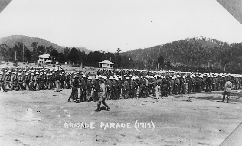 800px-Brigade_parade,_Enoggera_Camp,_1917_(8886943171)