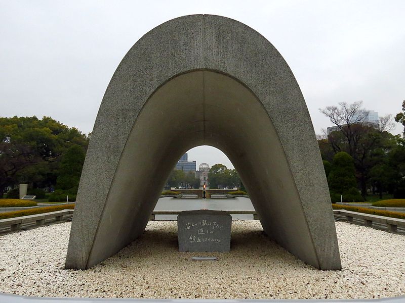 Cenotaph_for_the_A-bomb_Victims_(13889630859)