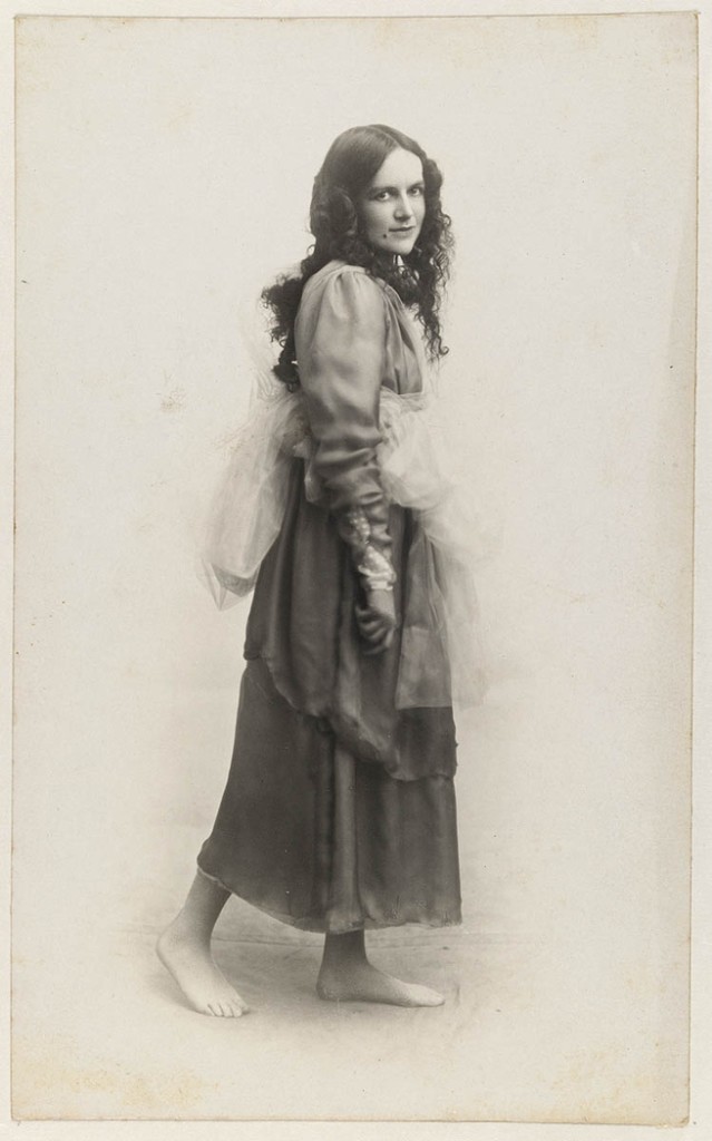 Mackellar_as_a_-Grace-_(1918)