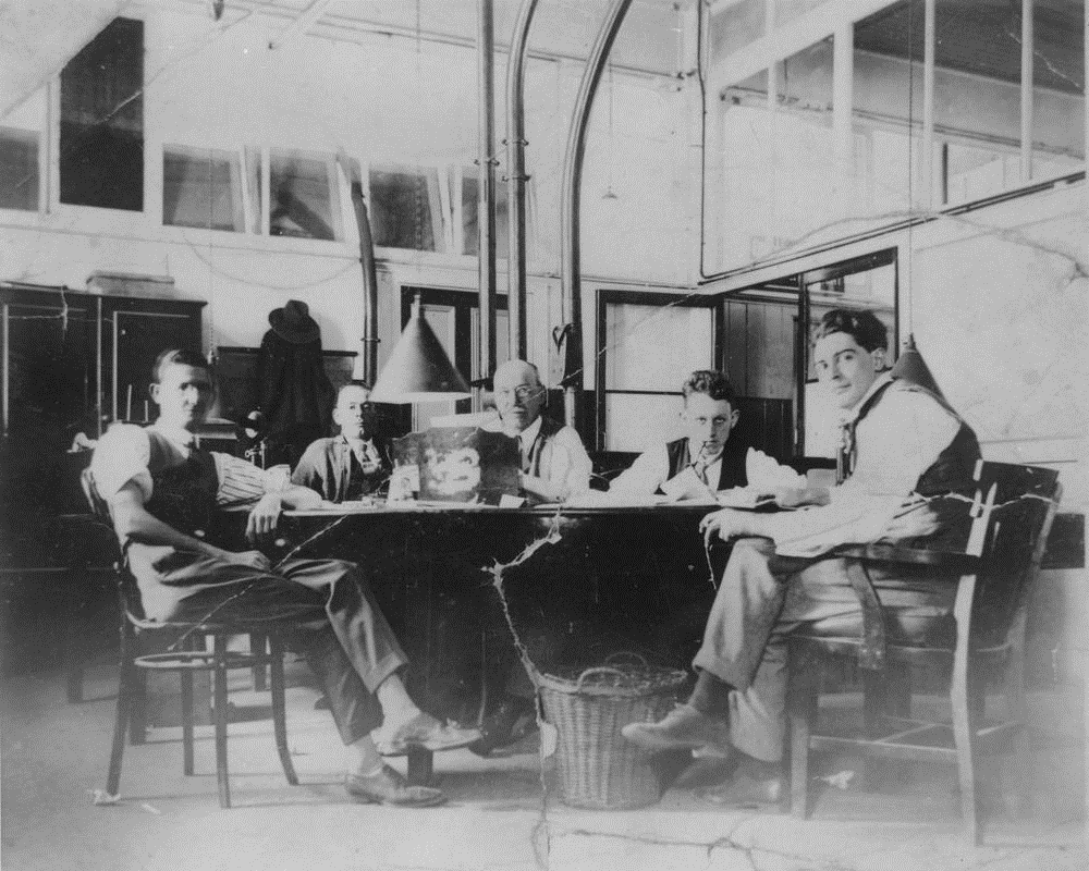StateLibQld_2_164215_Sub-editor's_room_at_the_Brisbane_Courier_newspaper_office,_Brisbane,_1930